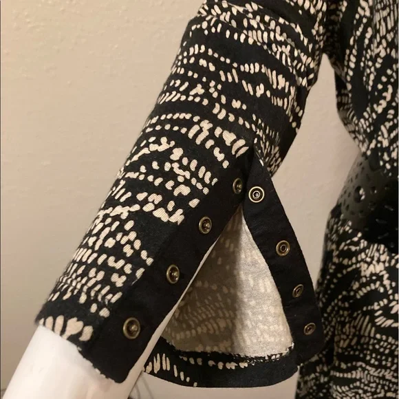 🦋🕷ANTHROPOLOGIE🕷🦋 MAEVE Black/Cream  Asymmetrical Turtleneck L Sleeve Dr… - Picture 8 of 8